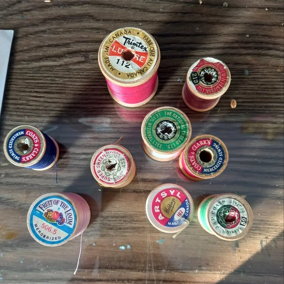 24 Assorted Sewing Thread Spools - Picture 2 of 5